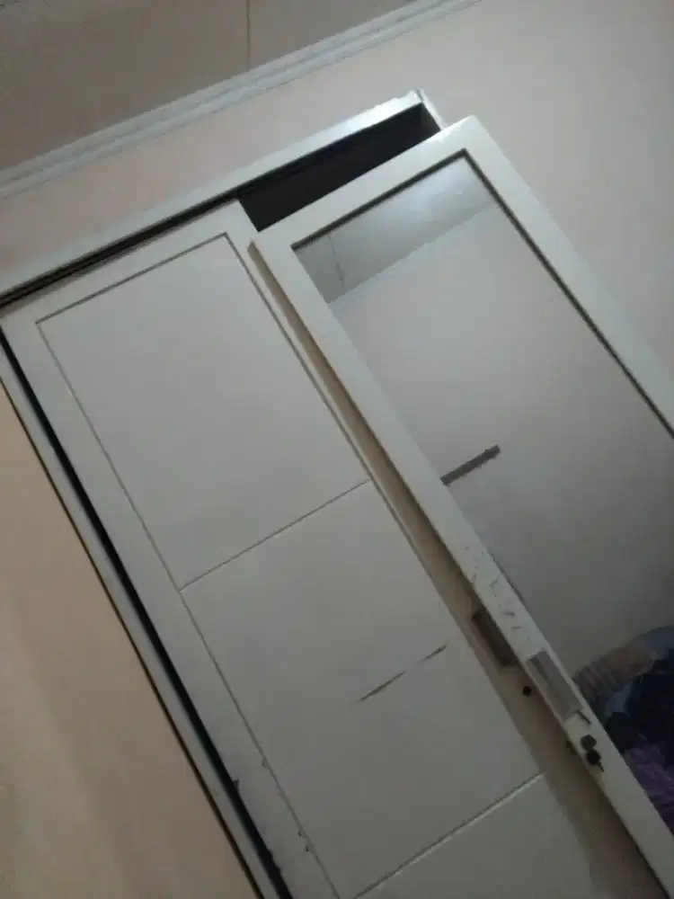 di jual cepat lemari 2 pintu