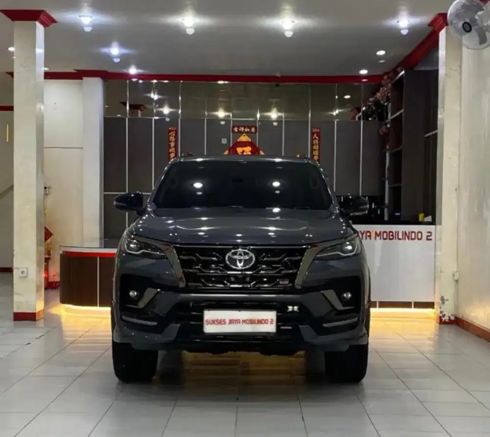 TOYOTA FORTUNER 2.8 VRZ GR SPORT TURBO DIESEL 4X2 AT 2023
KM 65.196