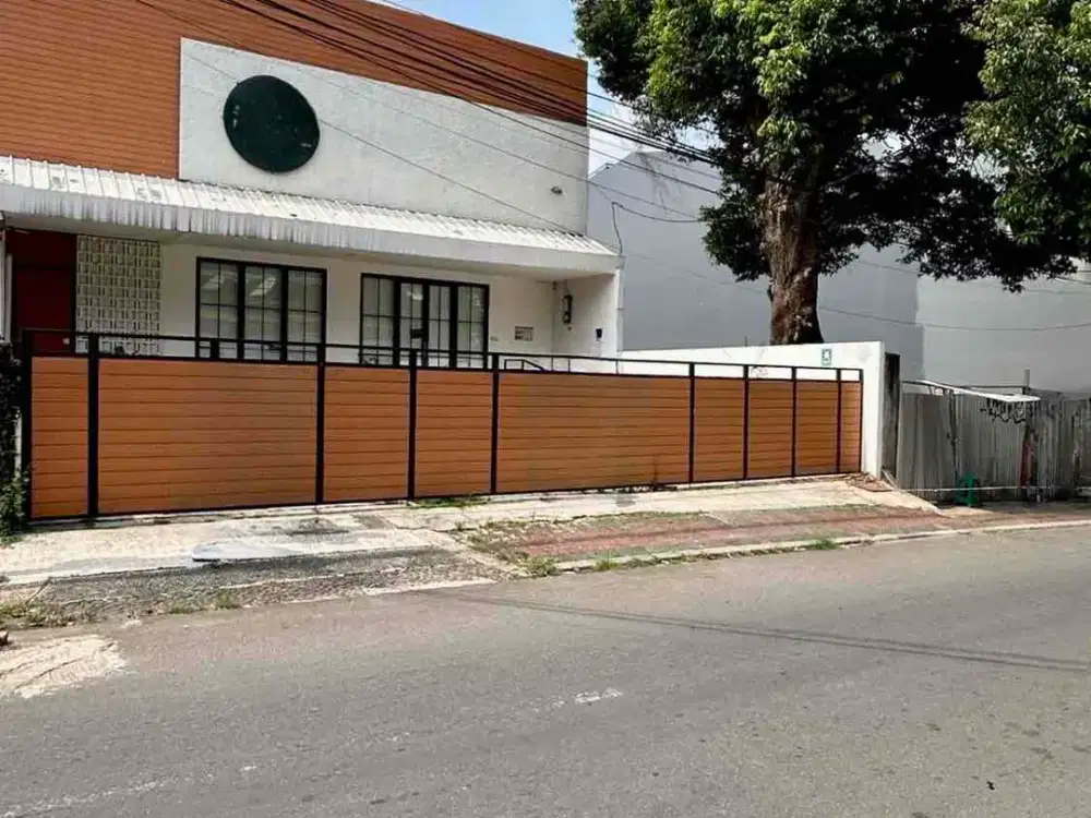Jual/ Sewa Rumah Lux 466 Parkir Luas Cocok Beauty Clinic/Wellness di Jl Utama Setiabudi