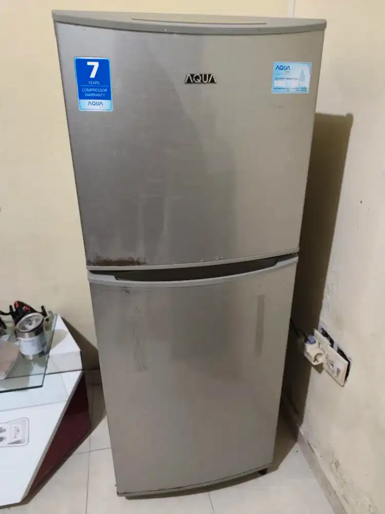 KULKAS 2 PINTU MERK AQUA NORMAL
