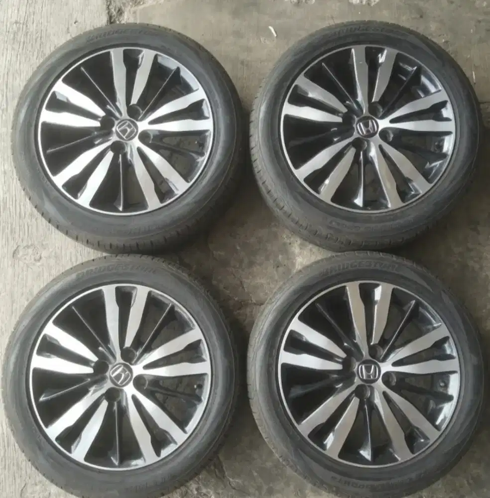 Velg oem honda jazz RS r16 pcd 4x100 + ban nik 2024