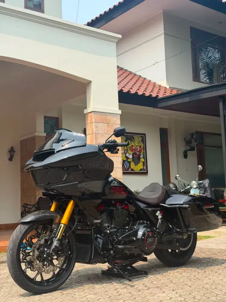 Harley Davidson Road Glide Anniversarry 25th CVO ST 2024 Raven Metalic