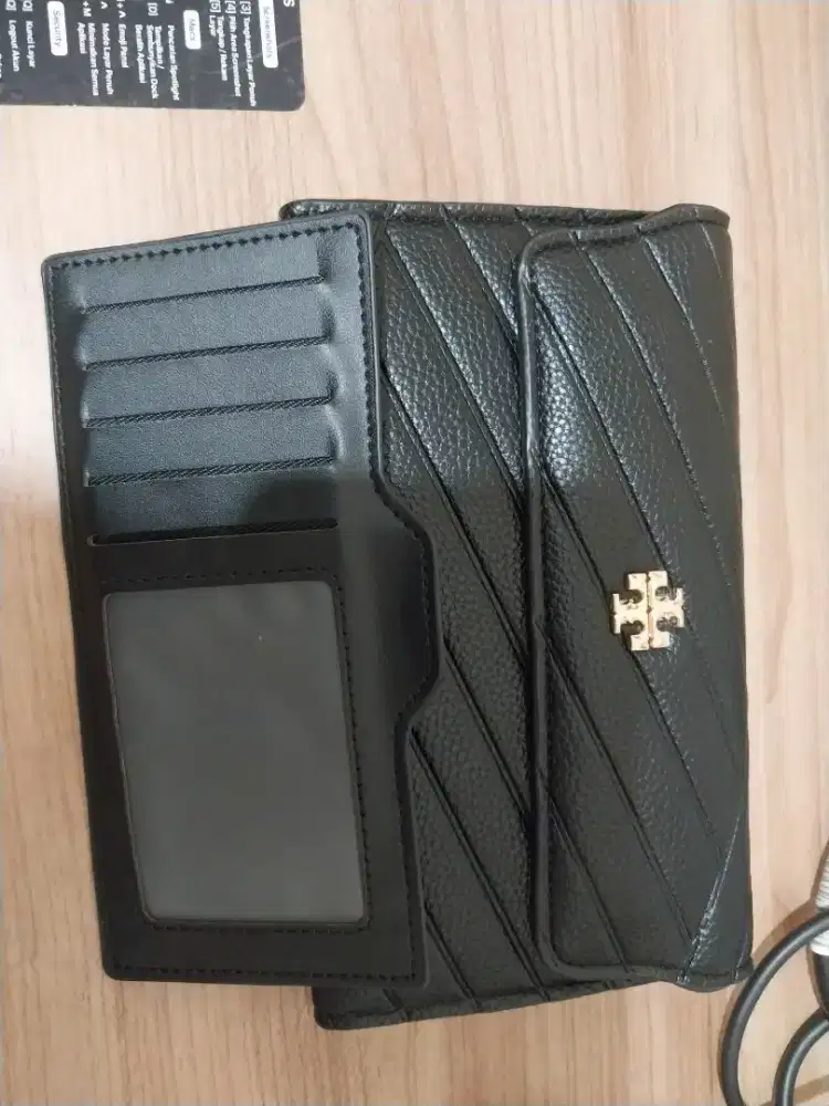 Dompet masih seperti baru