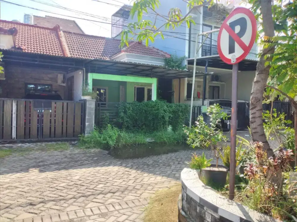 .Dijual RUMAH MURAH Strategis Bebas Banjir Butuh Perbaikan DEKAT KAMPUS UPN Di Wiguna Surabaya.
