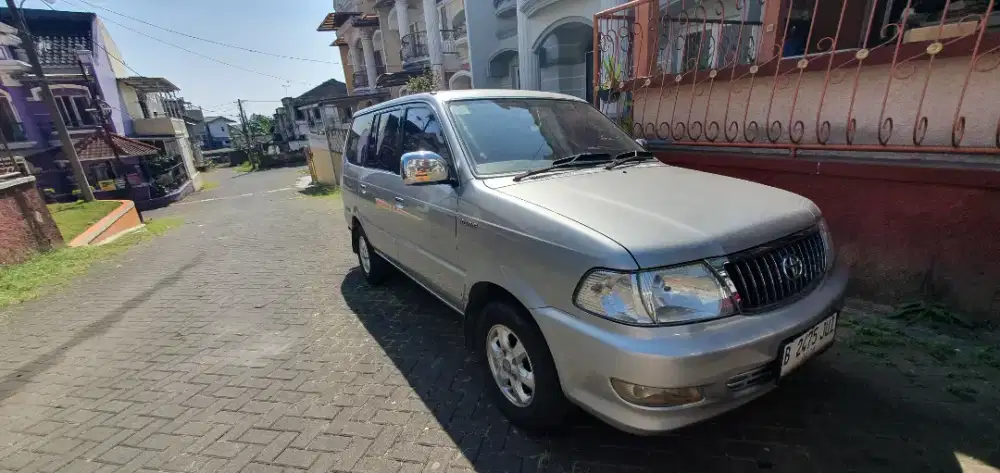 Toyota Kijang Matic Silver 2004