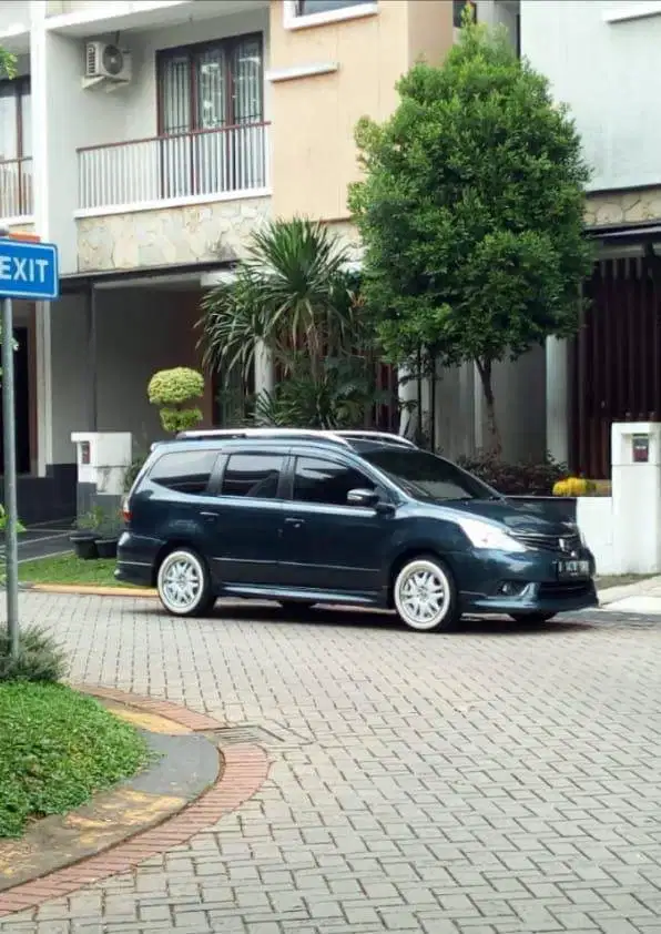 ALL NEW GRAND LIVINA HWS 2014 AT, LOW KM ORIGINAL HWS, SERVICE RECORD