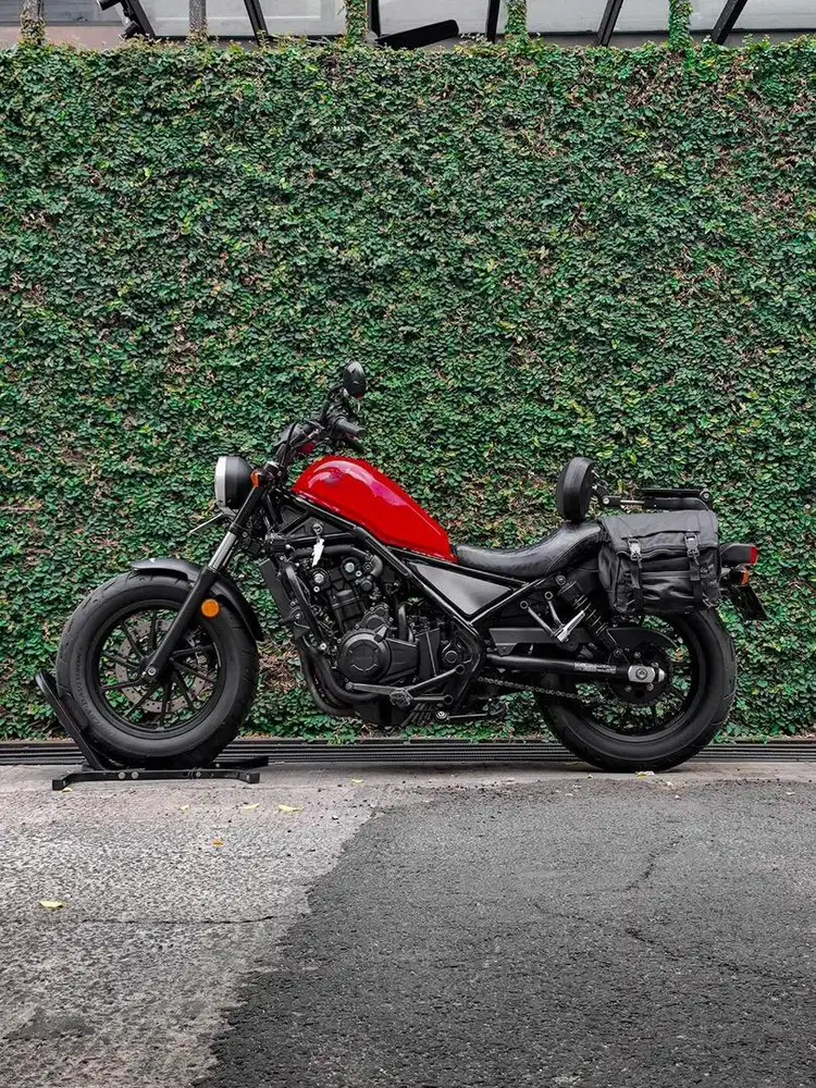 Honda Rebel 500 tahun 2017 RARE COLOR Low Odo Mulus TT FP Red Like New