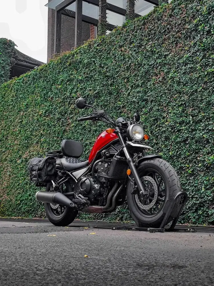 Honda Rebel 500 tahun 2017 RARE COLOR Low Odo Mulus TT FP Red Like New