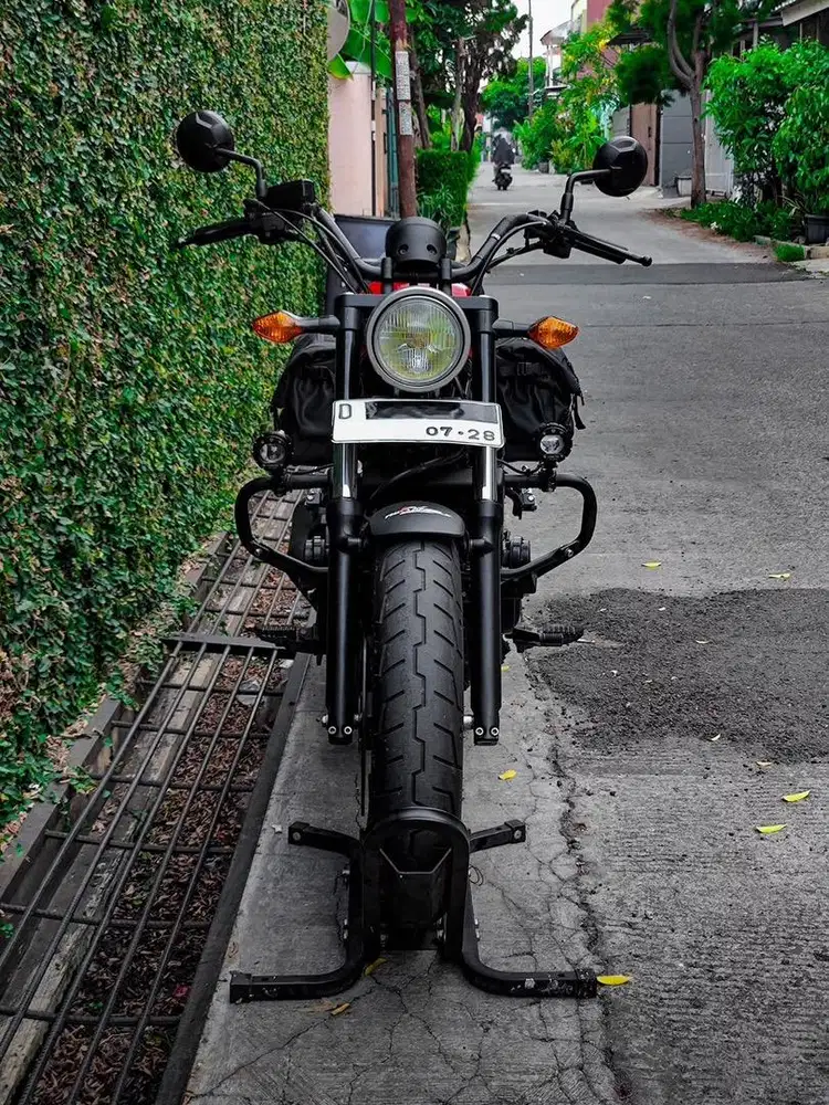 Honda Rebel 500 tahun 2017 RARE COLOR Low Odo Mulus TT FP Red Like New