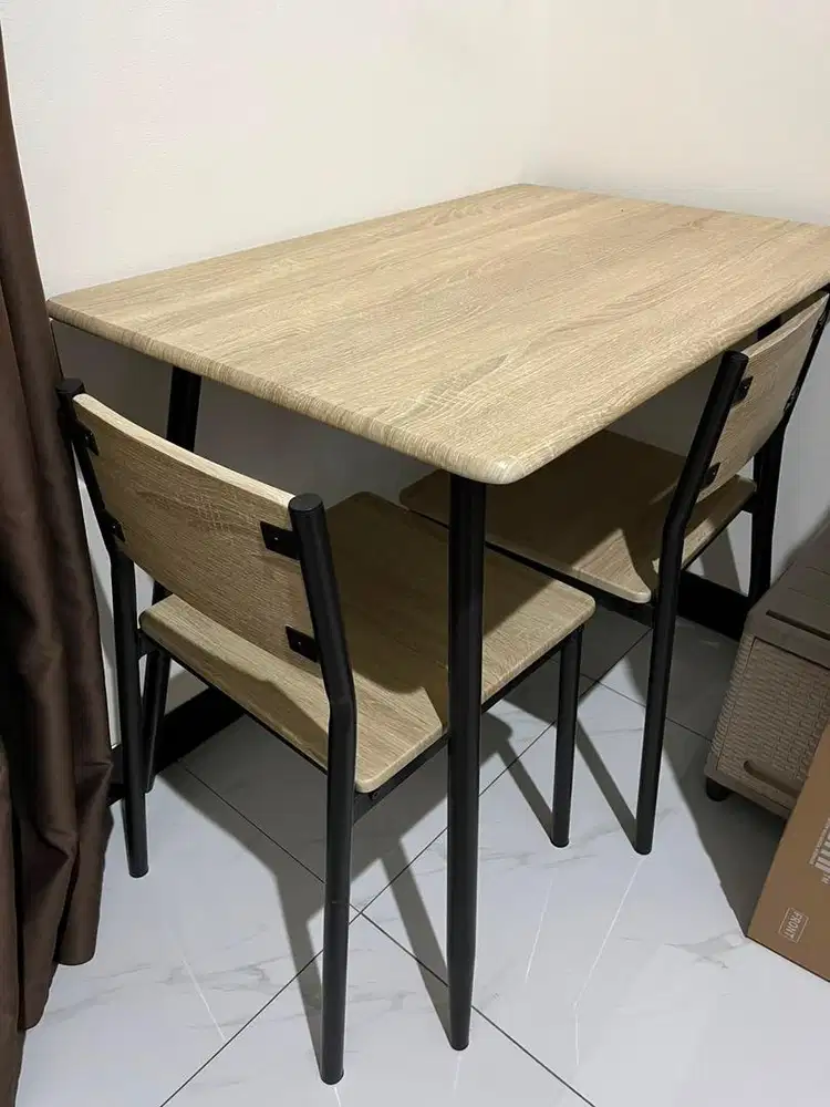 Meja set kursi makan