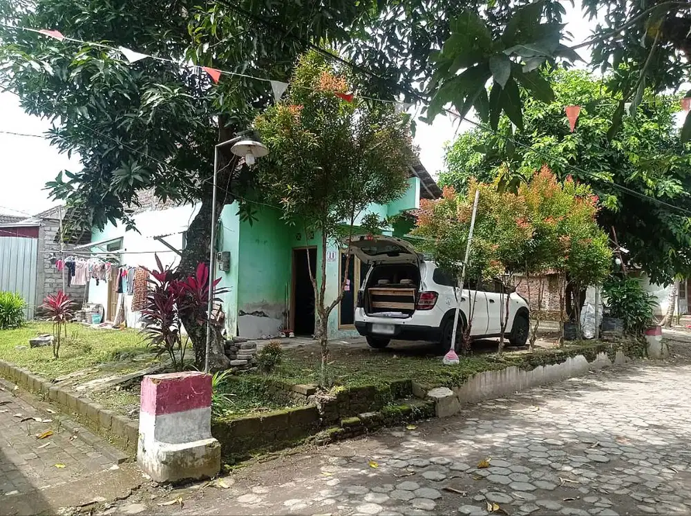 Rumah Halaman Luas dekat Jalan Raya Piyungan Prambanan