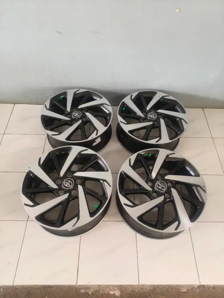 Velg original toyota rush ring 17