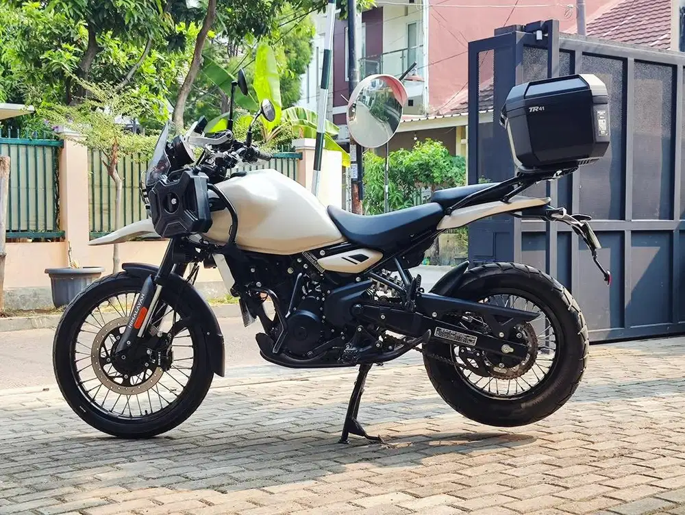 Royal Enfield Himalayan 450 tahun 2025 Very Low Odo Mulus TT FP Cream