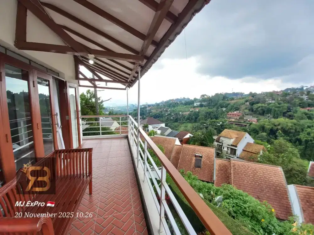 DIJUAL RUMAH VILLA SIAP HUNI DI SAYAP DAGO BANDUNG Akses Mudah Harga Nego