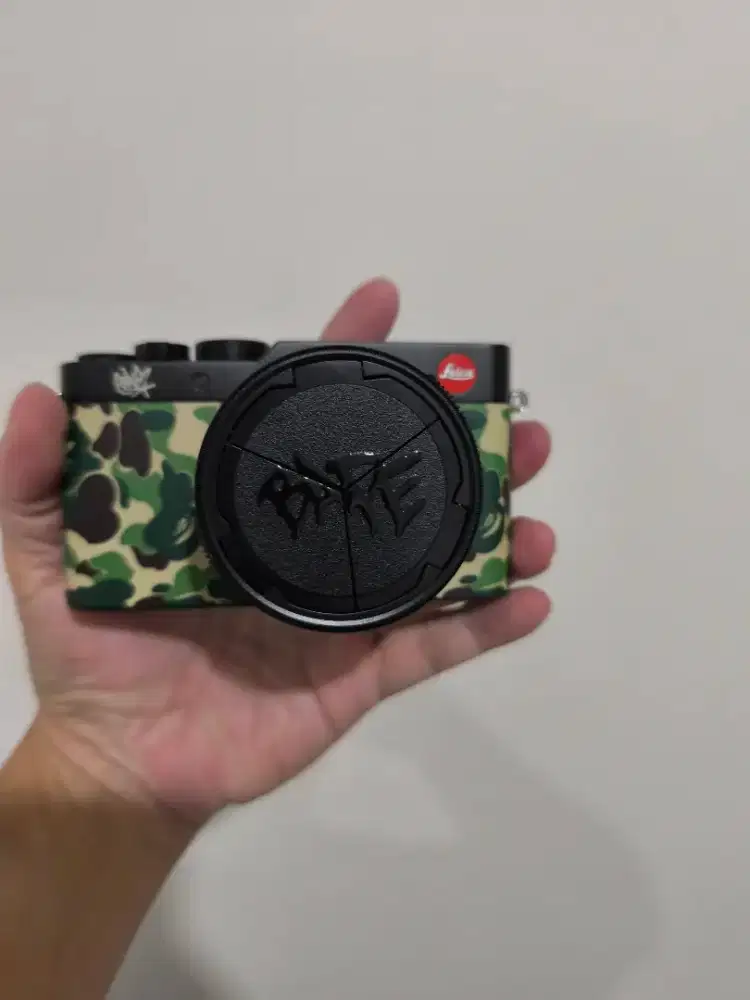 Leica D-Lux 7 A Bathing Ape X Stash, E Black