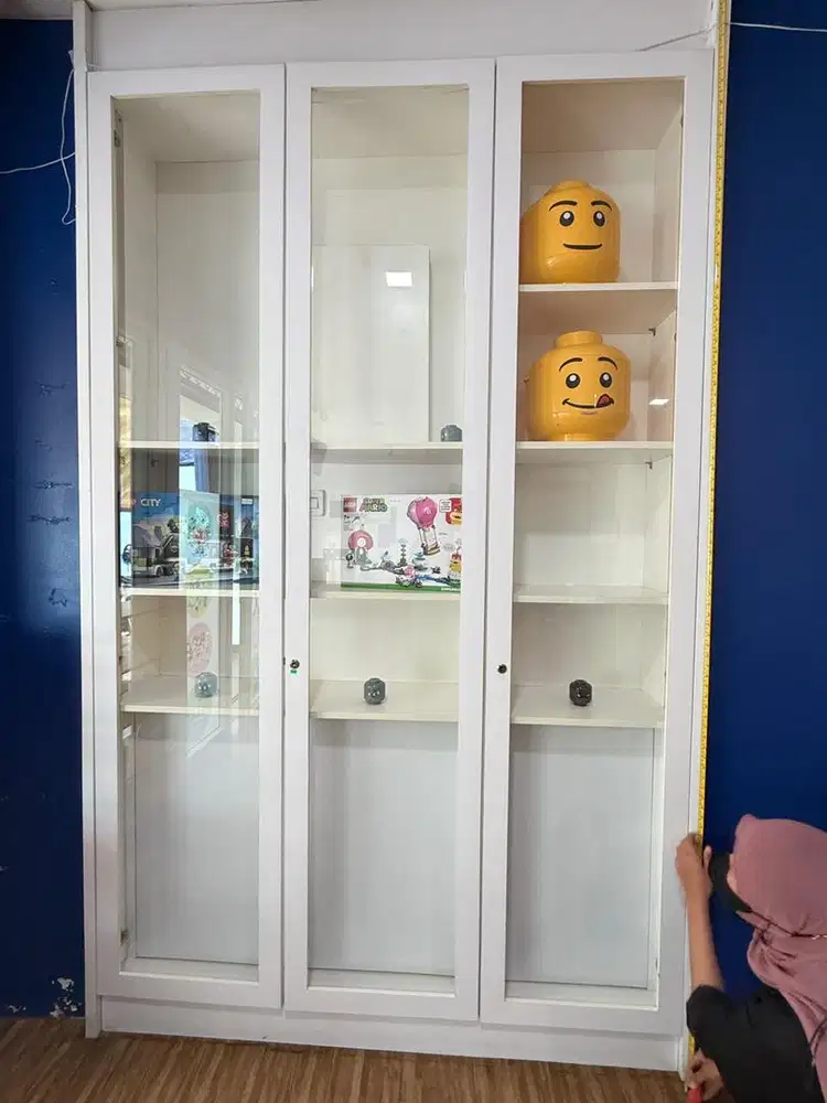 Lemari Pajangan Second
