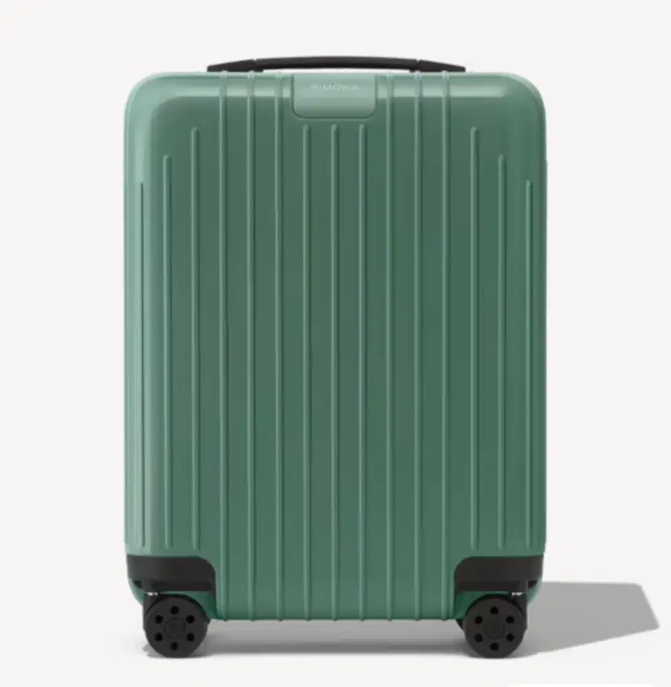 Rimowa Cabin Luggage Brand New (DISCOUNT PRICE)