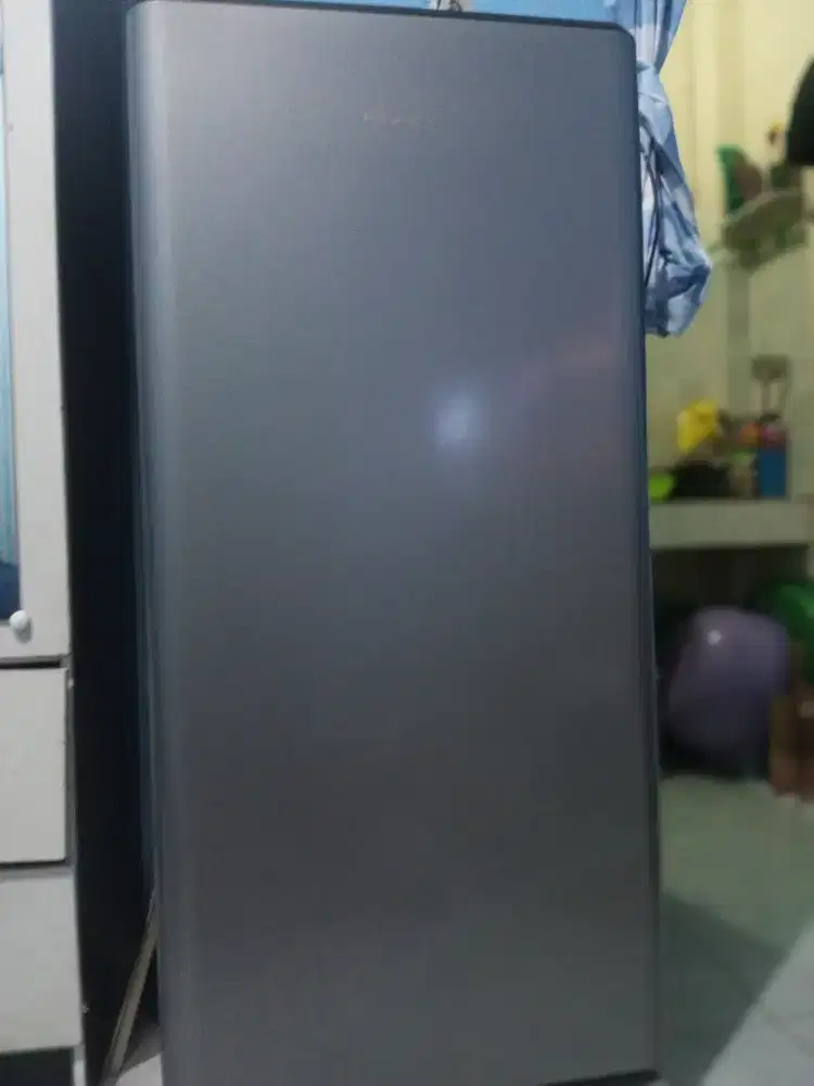 Kulkas hisense 1 pintu