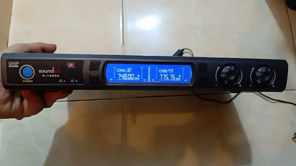 Mic Wireless SOUNDLAB C-1000A