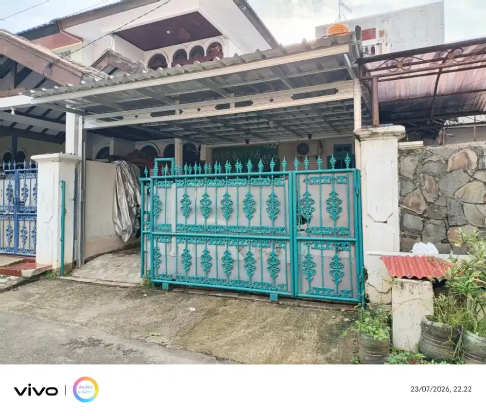 Pasang kanopi baja ringan