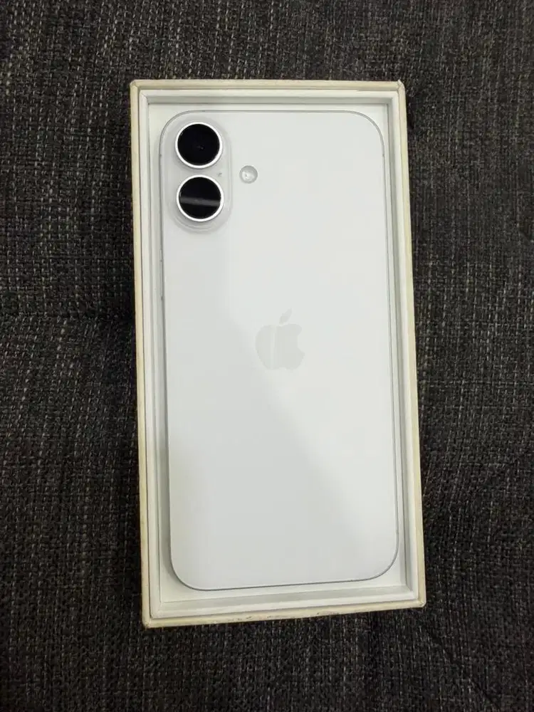 iPhone 16 Plus 128Gb White iBox