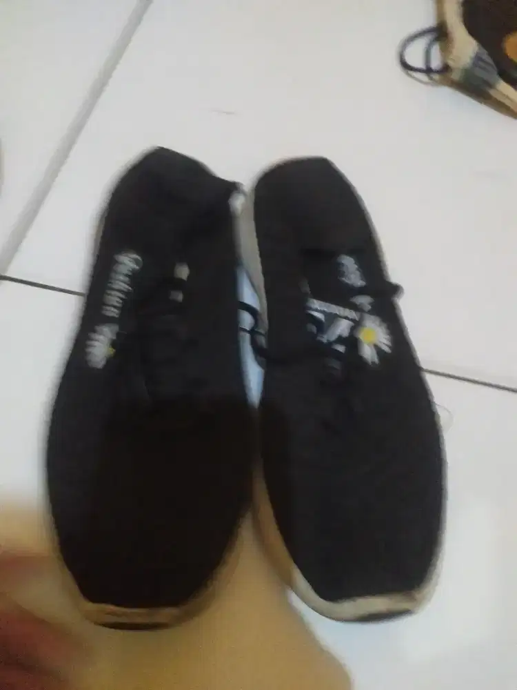 Preloved sepatu lokal brand size 38