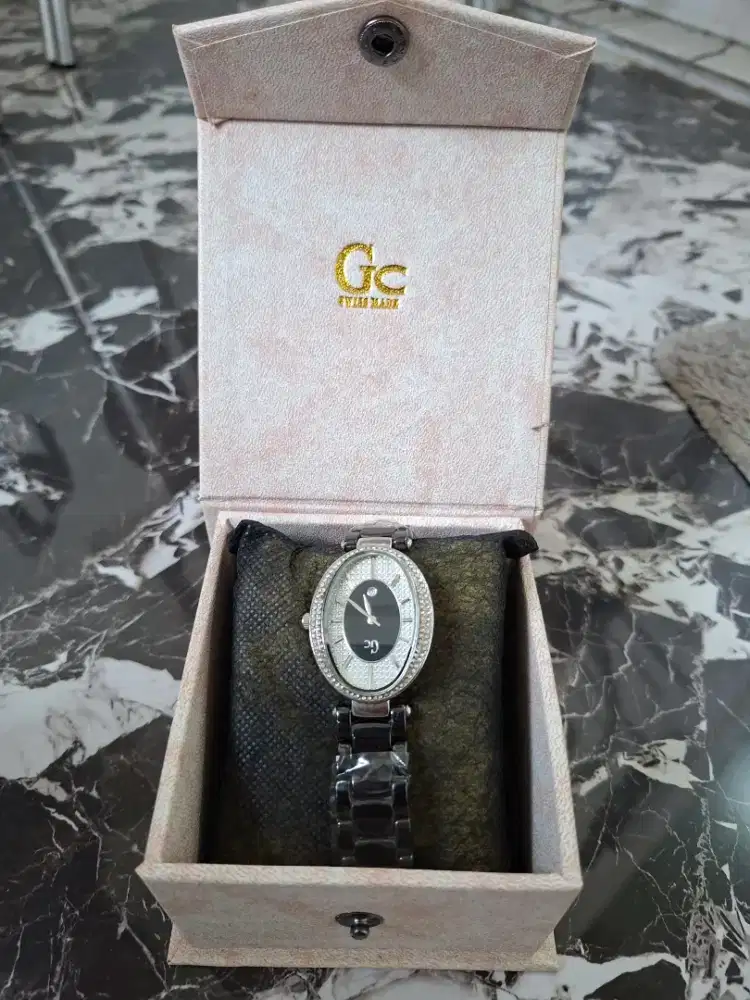 Jam Tangan Wanita Guess Collection (Gc)