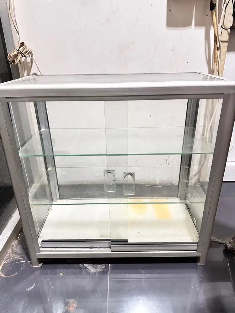 Etalase Kaca Rokok / Display Barang Kecil - Kondisi Bagus, Kaca Tebal