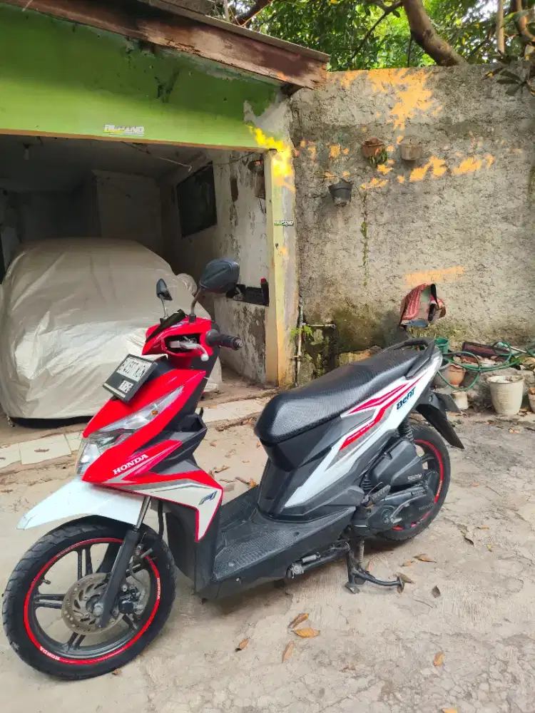Honda beat tahun 2017 warna merah