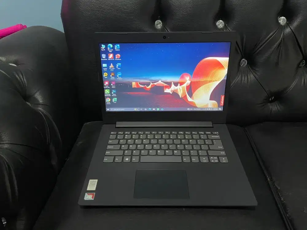 JUAL BELI LAPTOP MACBOOK TABLET SEMUA KITA BELI LAGSUNG KE LOKASI