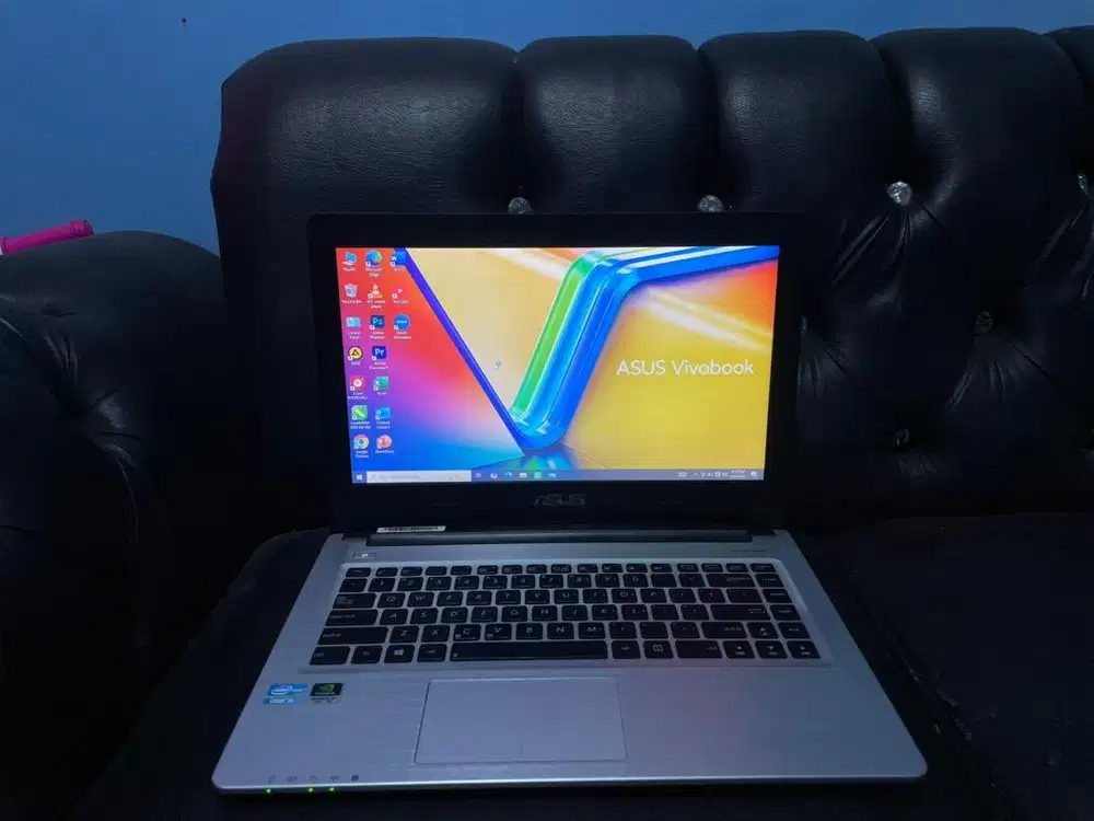 JUAL BELI LAPTOP MACBOOK TABLET SEMUA KITA BELI LAGSUNG KE LOKASI