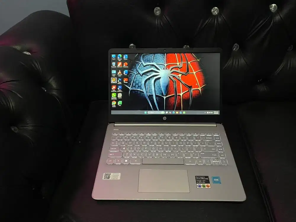 JUAL BELI LAPTOP MACBOOK TABLET SEMUA KITA BELI LAGSUNG KE LOKASI