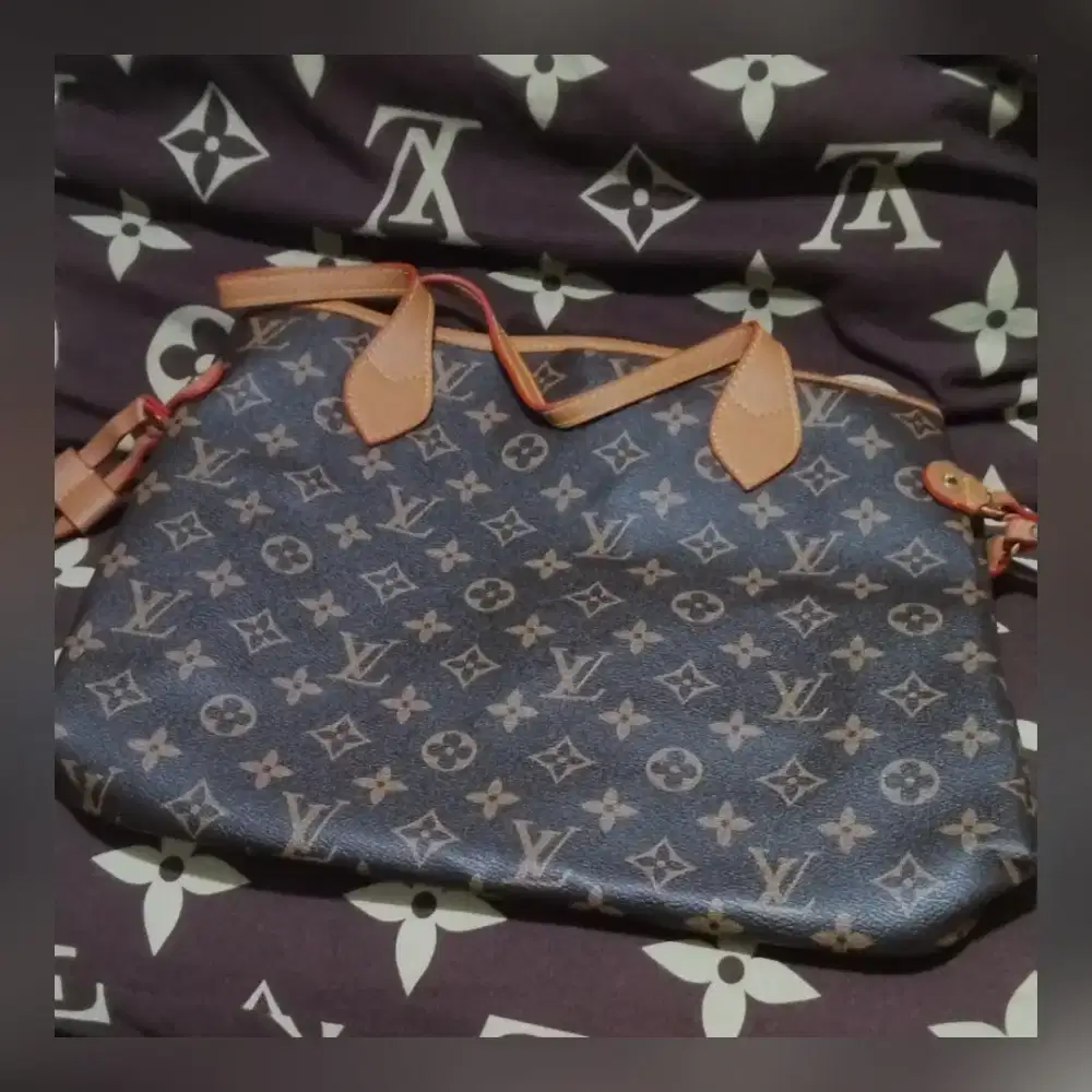 Tas masih baru Lv