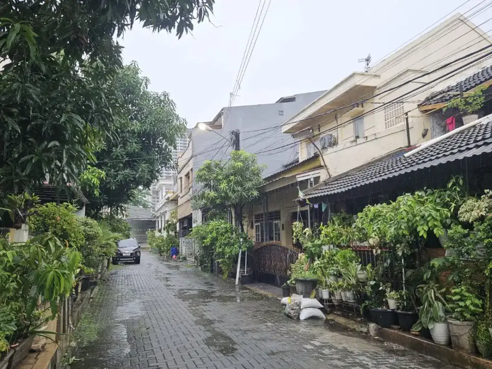 Jual cepat murah rumah layak huni di komplek pinggir jln raya Kalimalang, Bekasi Barat