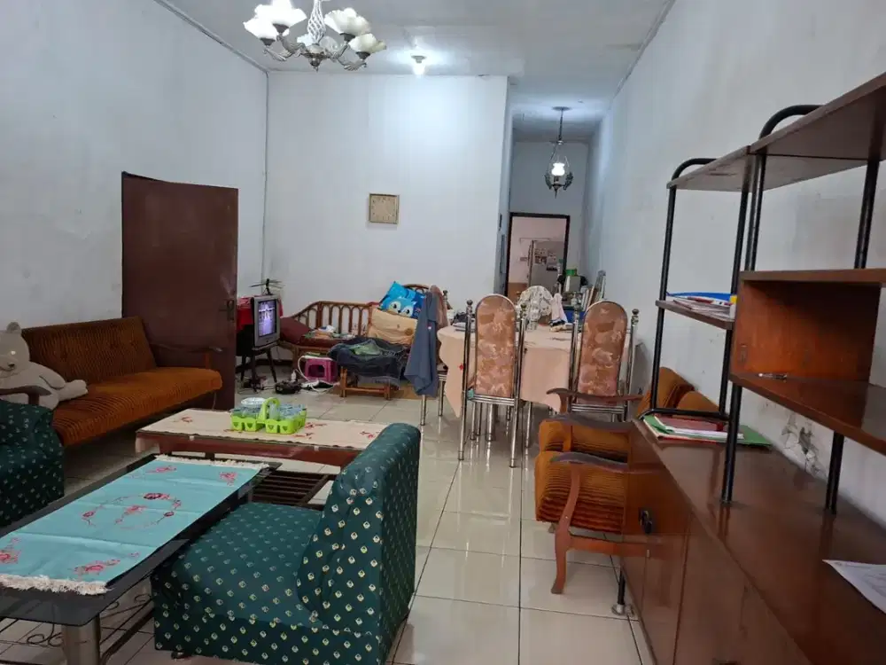 Dijual rumah strategis di jalan wiranta, Cikaso