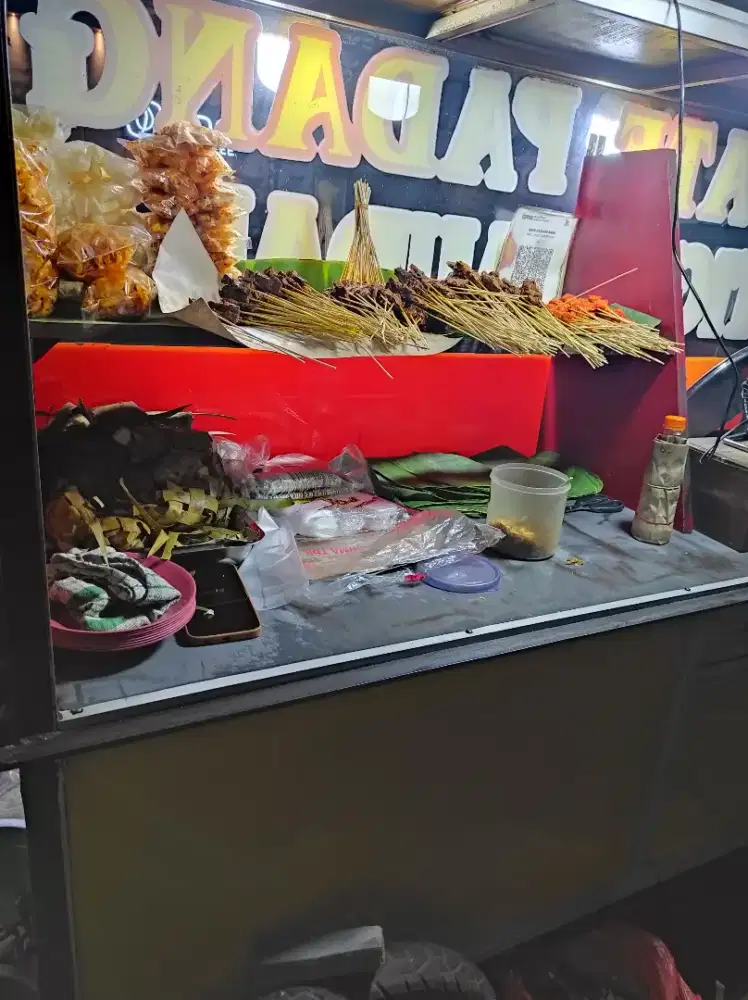 Dicari karyawan untuk dagang sate Padang