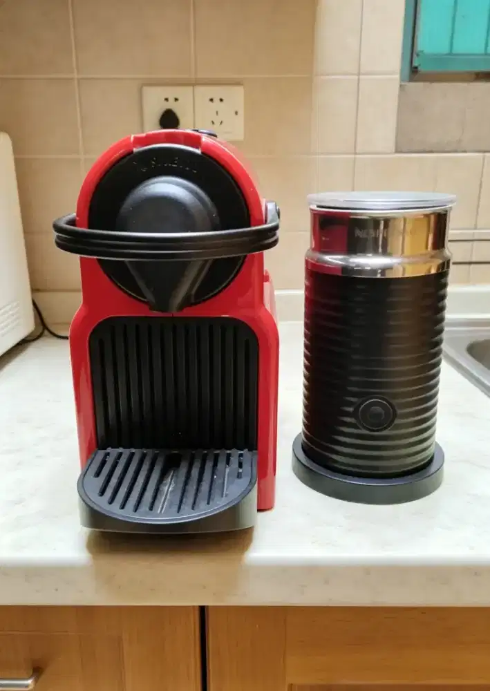 Mesin kopi Nespresso Coffee Inissia M150 & Aeroccino3 Milk Frother