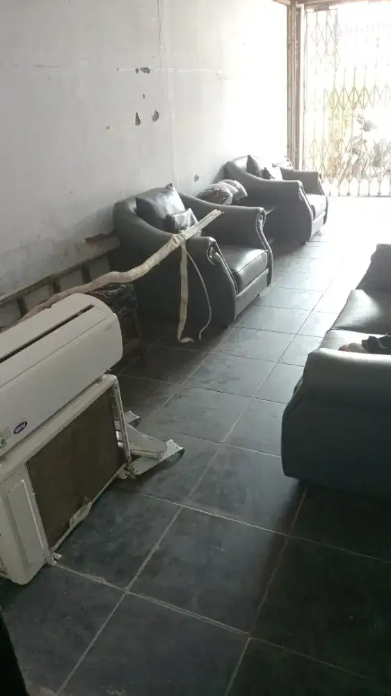 Bismillah jual ac midea 1/2 pk kondisi masih jos