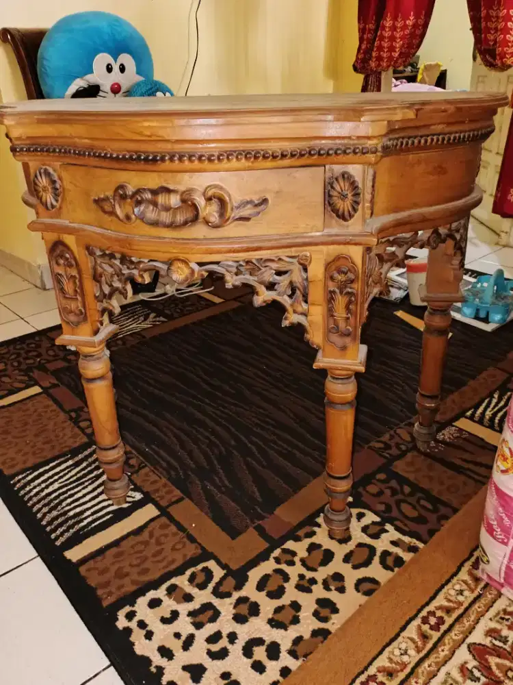 Meja Setengah Bulat Kayu Jati