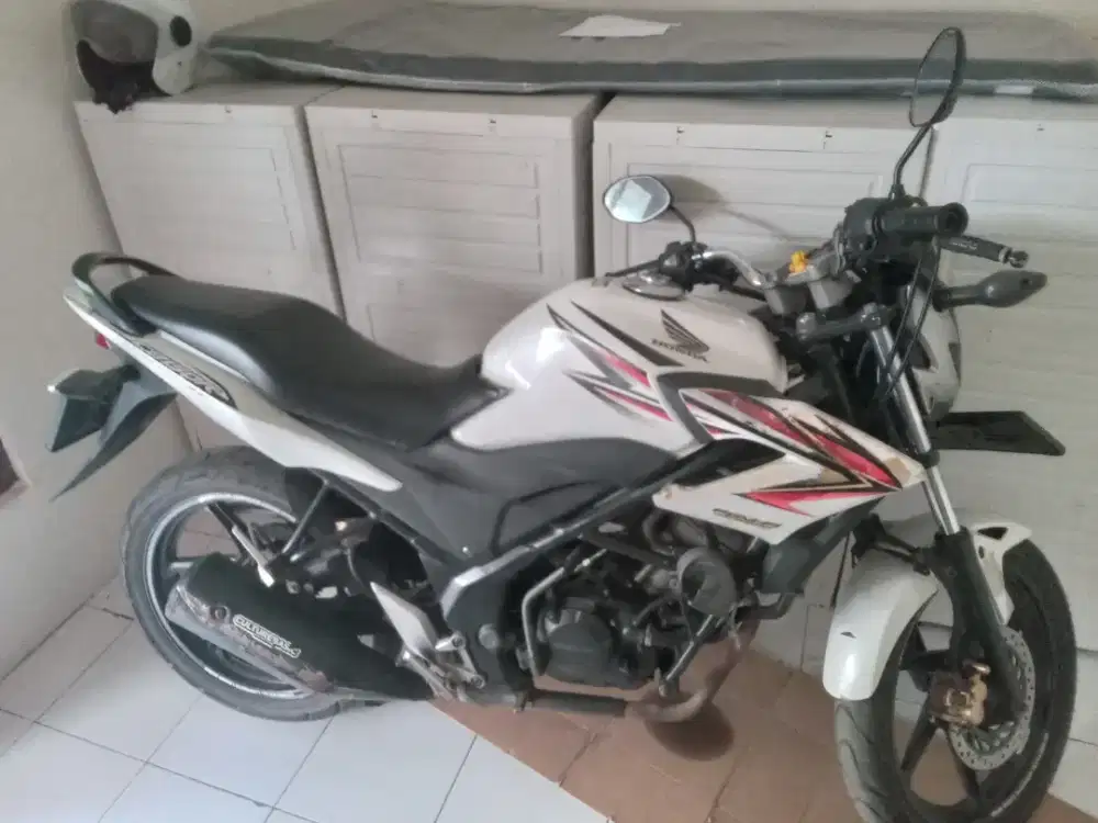 Dijual hondo cbr 150old 2013