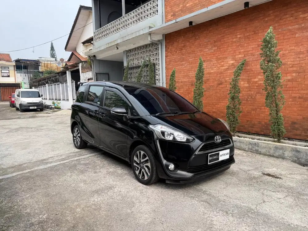 Km79rb - Sienta V matic 2017 Black || 2018