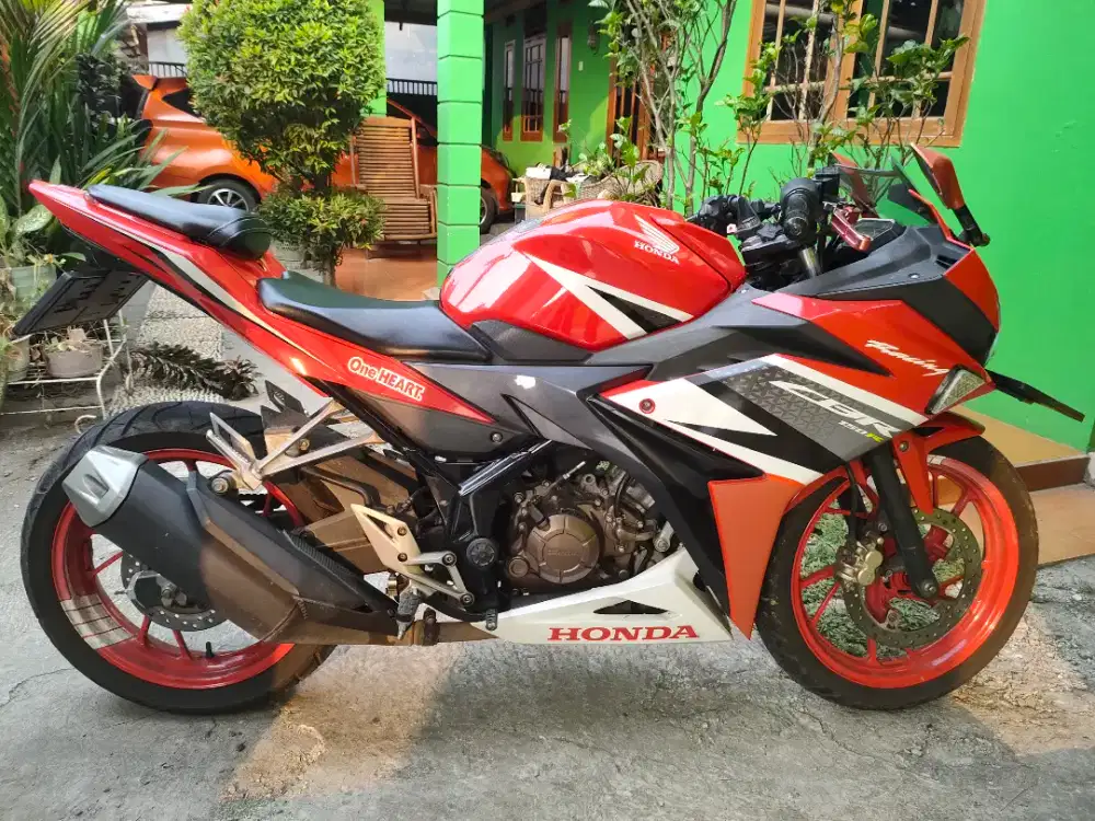 CBR 150 R kondisi Mulus