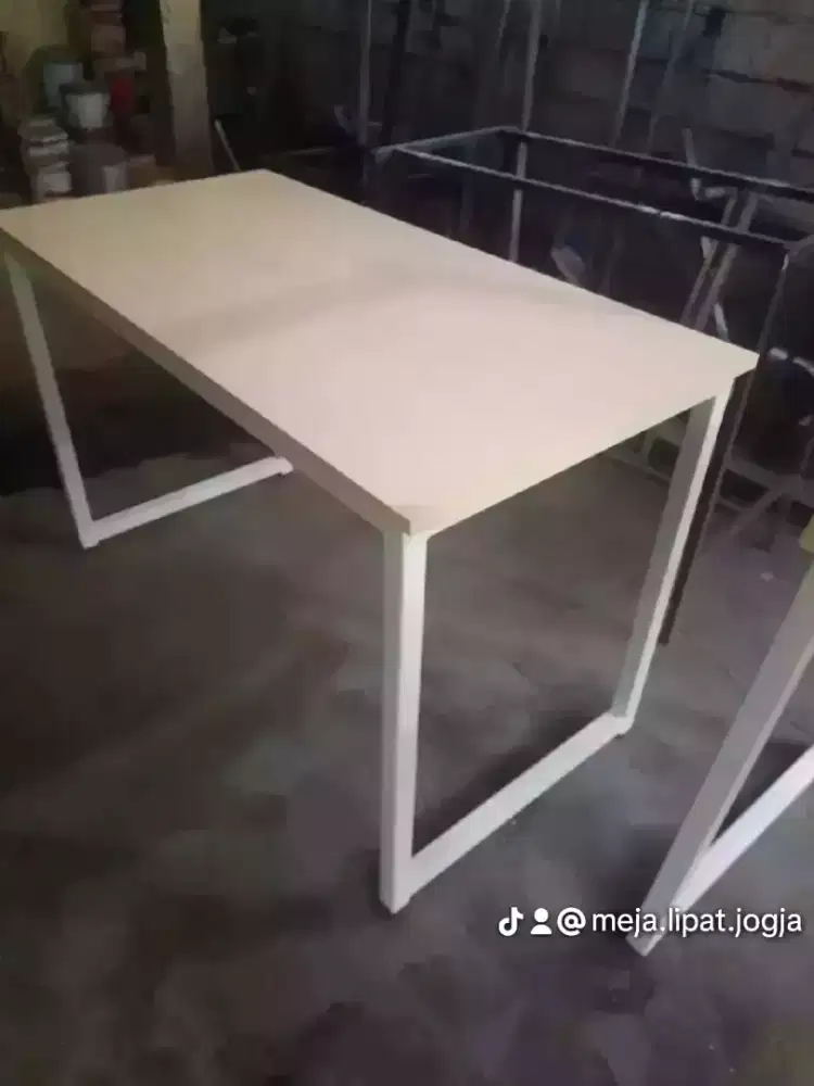 Meja permanen hpl