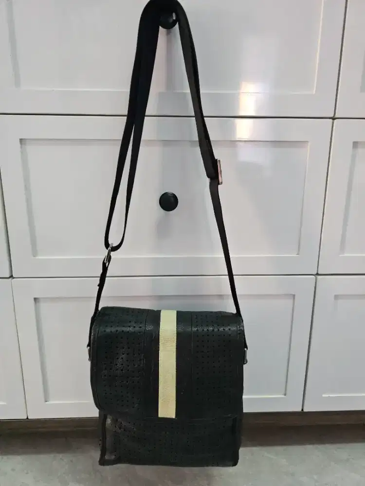 Tas selempang Sling Bally size 20 kulit original made in italy