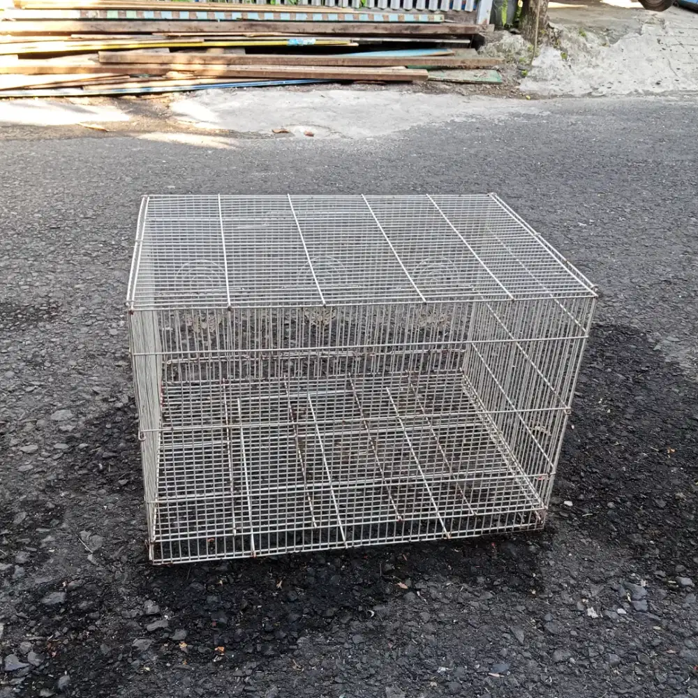 Akan di jual kranjang tempat kucing