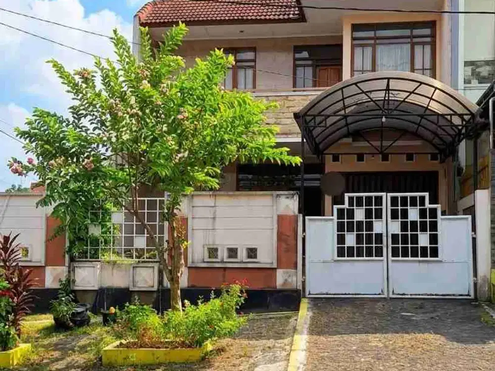 RUMAH PINGGIR JALAN DI PAMULARSIH SEMARANG BARAT