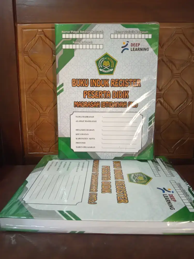 Buku induk siswa Madrasah Ibtidaiyah berbasis cinta