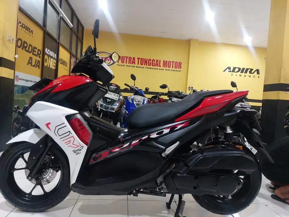 Aerox 2021 warna merah putih