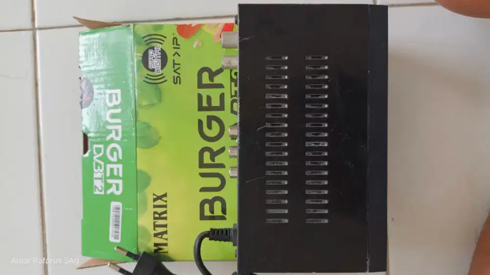 Set top box Burger penerima siaran digital