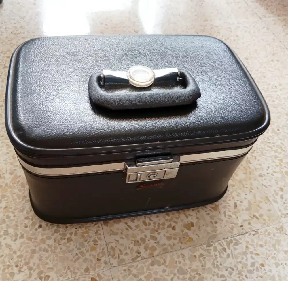 Beauty case/Koper Kosmetik, Preloved, Jadul, warna hitam, merk Sunco